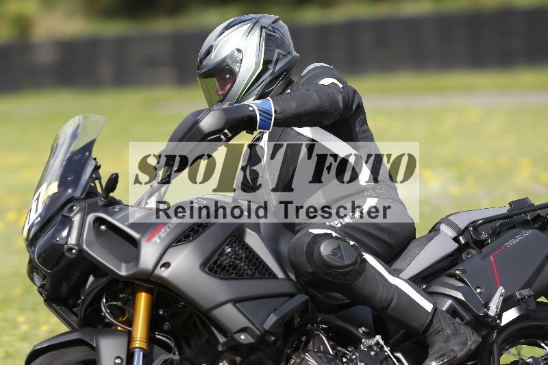 /Archiv-2025/53 16.09.2025 Track Day Domi Aegerter ADR/Gruppe gelb/11